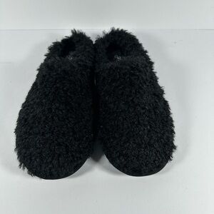Victoria's Secret Black Fuzzy Slippers